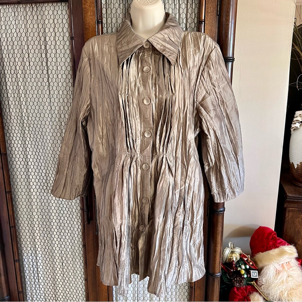 Noelle Shimmery Gold Top